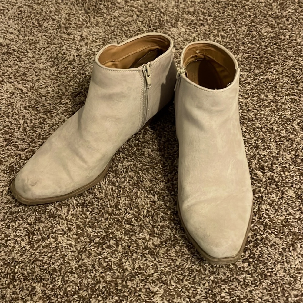 One inch heel boots